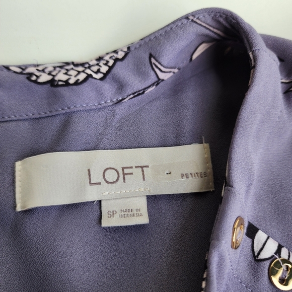 Ann Taylor LOFT Purple White Floral Shift Dress Flutter Sleeves Womens Belt SP - Picture 15 of 15